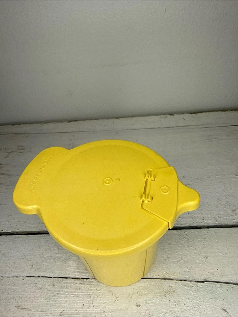 Vintage TUPPERWARE Creamer 574-12 Flip Top Yellow Harvest Gold Made In USA, T